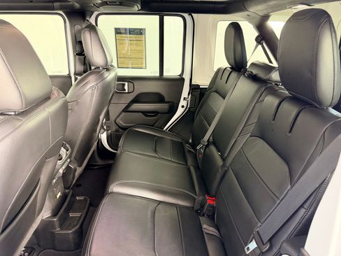 Used 2022 Jeep Wrangler Unlimited Sahara AWD/4WD image 24