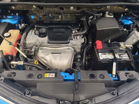 Used 2018 Toyota RAV4 LE image 37