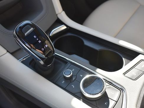 Used 2024 Cadillac XT6 Premium Luxury w/ Technology Package image 30