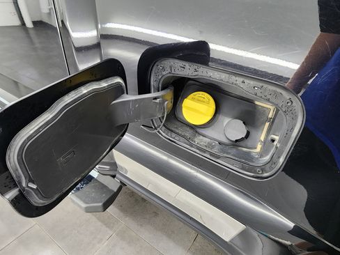 Used 2021 Ford F250 Lariat w/ Chrome Package image 32