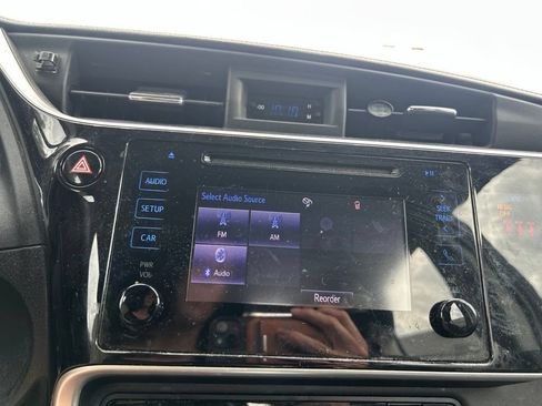Used 2019 Toyota Corolla LE FWD image 23