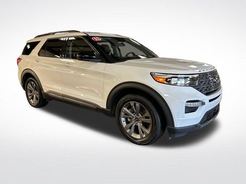 Used 2022 Ford Explorer XLT w/ Equipment Group 202A AWD/4WD image 8