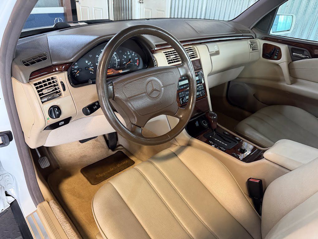 Used 1996 Mercedes-Benz E 300 Sedan image 10