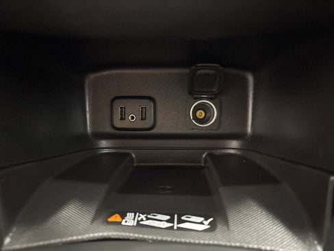 Used 2018 Chevrolet Equinox Premier AWD/4WD image 19