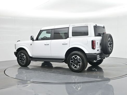 New 2025 Ford Bronco Outer Banks image 6