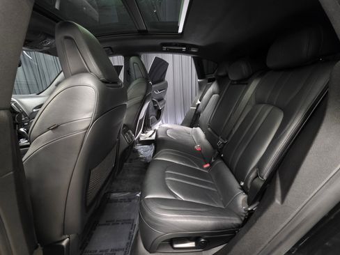 Used 2018 Maserati Levante GranSport image 32