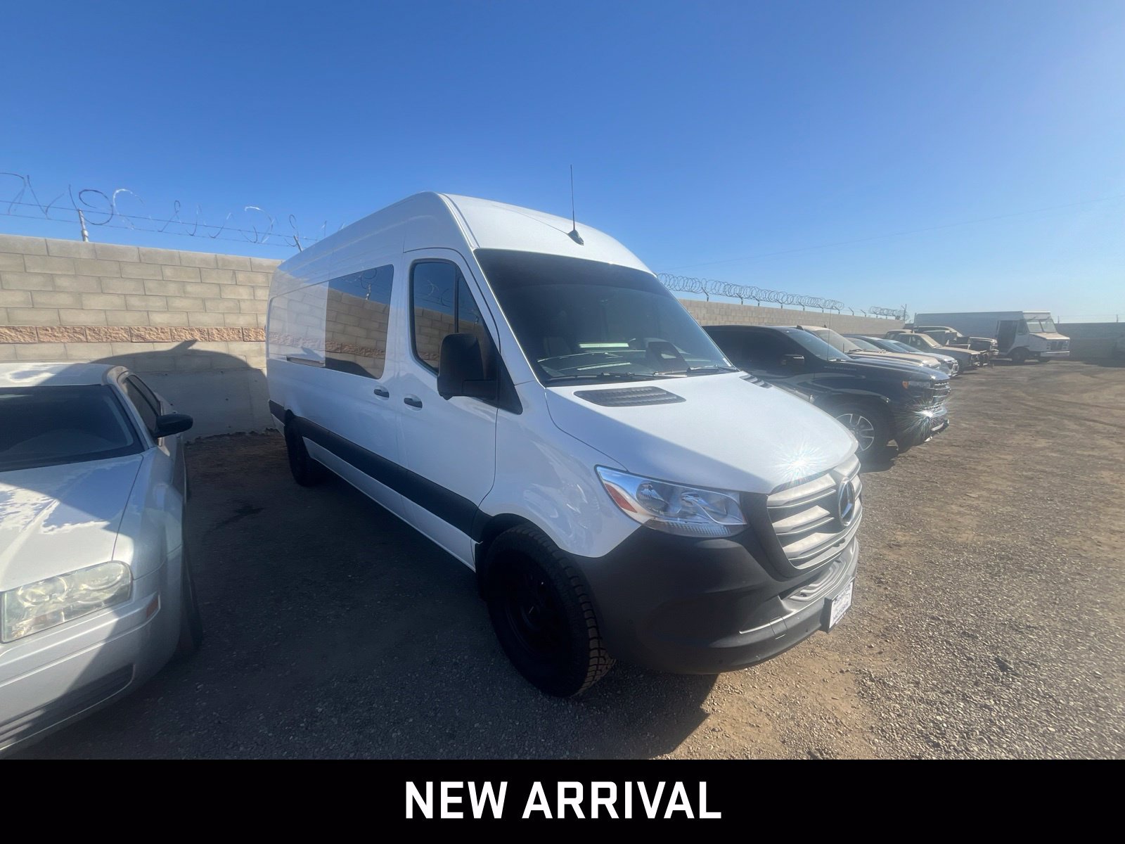 Used 2025 Mercedes-Benz Sprinter 2500 image 2