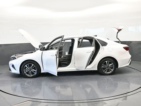 Used 2023 Kia Forte LXS image 69