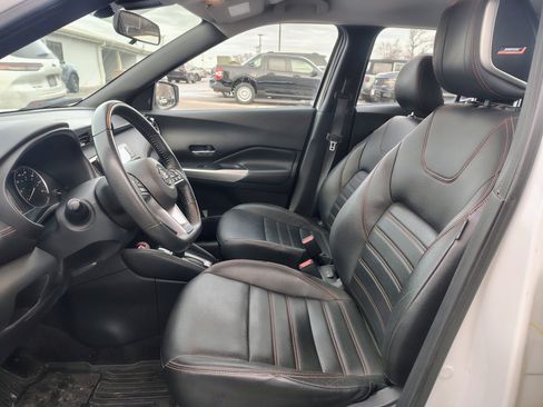 Used 2020 Nissan Kicks SR w/ SR Premium Package image 10