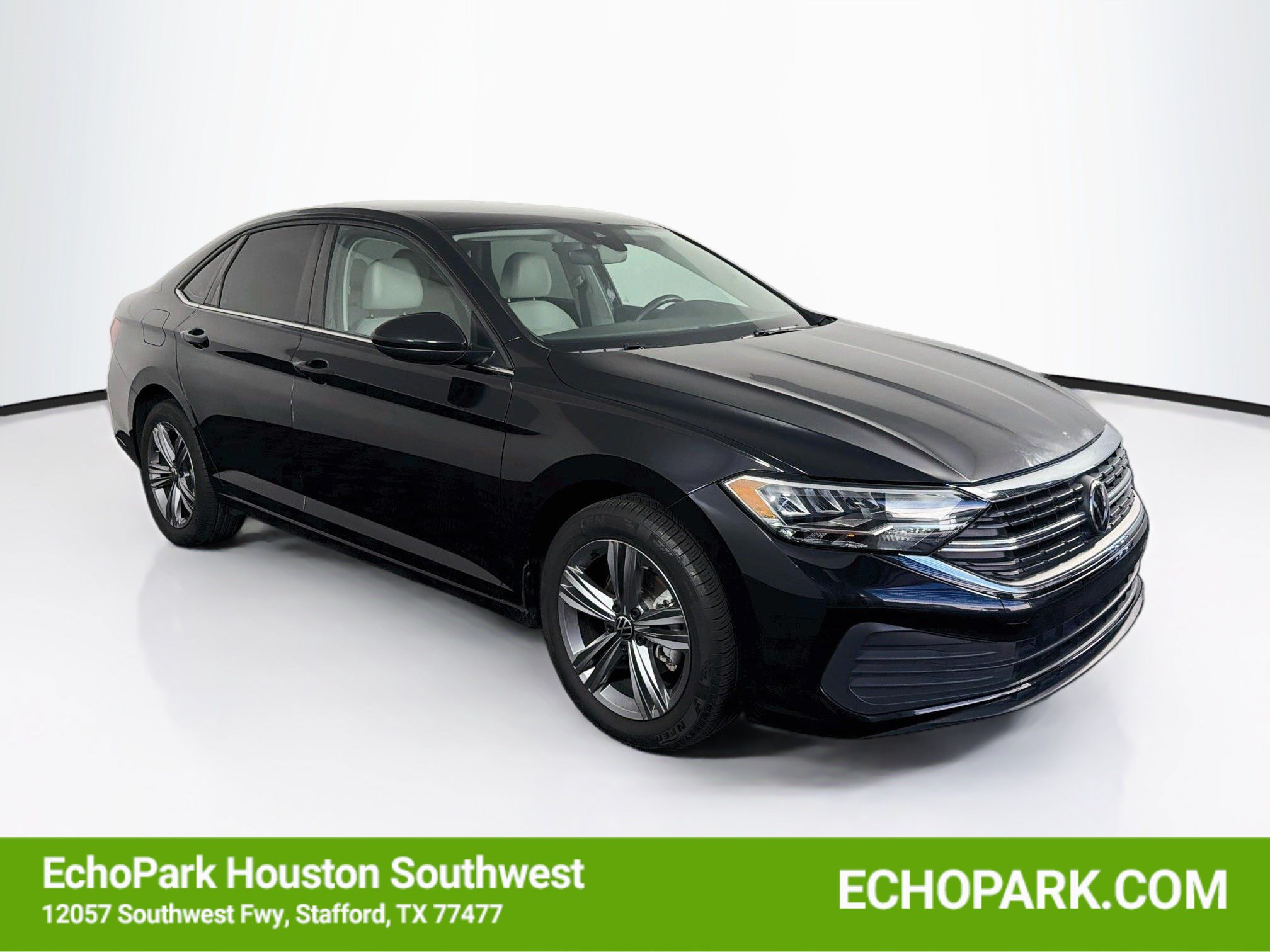 Used 2024 Volkswagen Jetta SE w/ Panoramic Sunroof Package FWD image 1