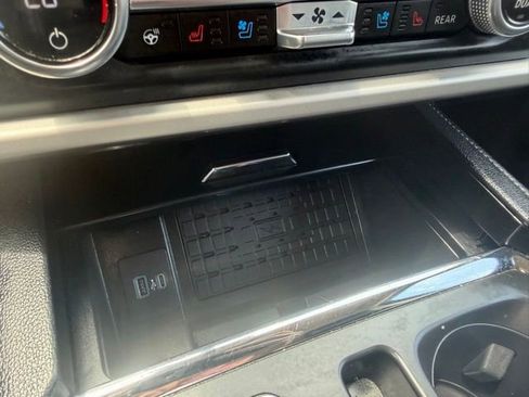 Used 2024 Ford Expedition XLT RWD image 25
