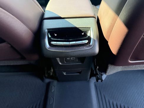 Used 2020 Cadillac XT6 Premium Luxury image 13