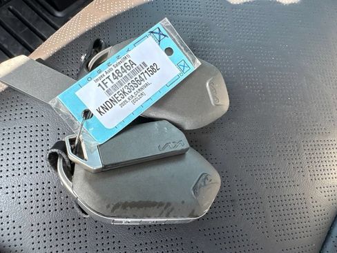 Used 2025 Kia Carnival SX FWD image 33