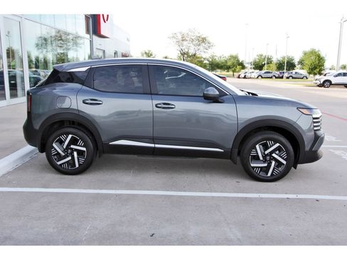 Certified 2025 Nissan Kicks SV image 8