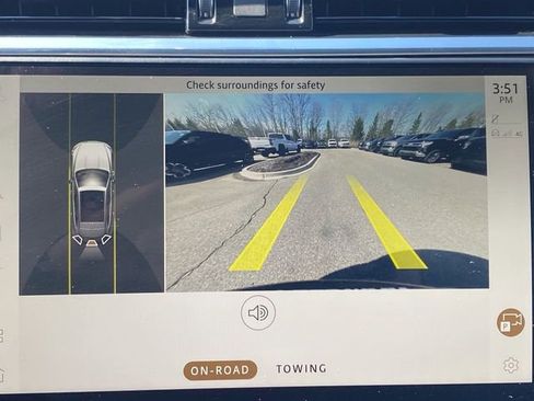 Used 2024 Jaguar F-PACE R-Dynamic S image 15