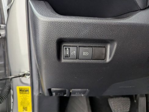 Used 2022 Toyota RAV4 LE image 26