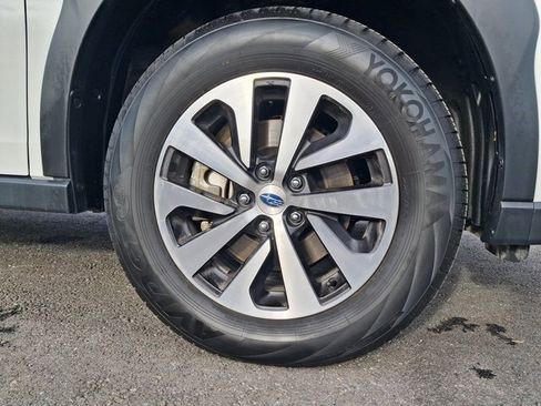 Certified 2025 Subaru Outback Premium w/ Popular Package #1A image 10