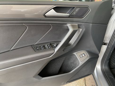 Certified 2023 Volkswagen Tiguan SE w/ Panoramic Sunroof Package FWD image 12
