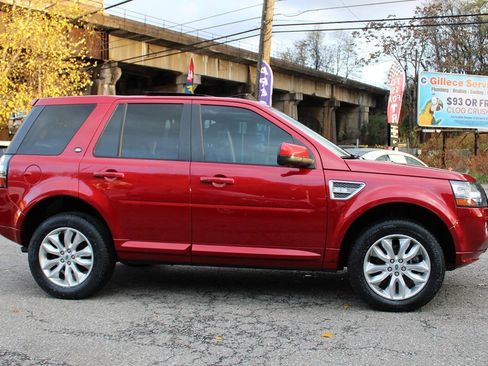 Used 2014 Land Rover LR2 HSE image 8