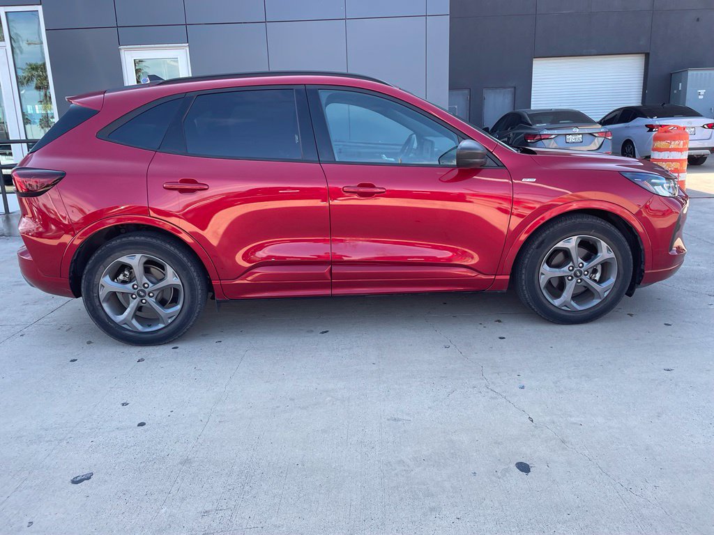 Used 2023 Ford Escape ST-Line w/ Tech Pack #1 FWD image 2