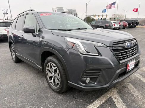 Used 2022 Subaru Forester Premium AWD/4WD image 7