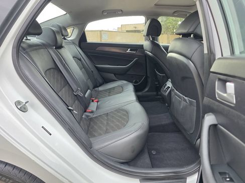 Used 2016 Hyundai Sonata Sport w/ Option Group 03 FWD image 17