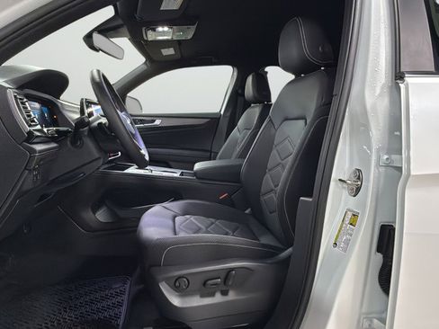 New 2026 Volkswagen Atlas Cross Sport SE AWD/4WD image 16