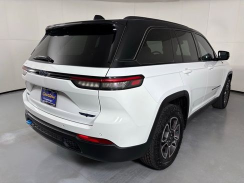 Used 2022 Jeep Grand Cherokee Trailhawk image 8