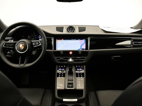 Certified 2026 Porsche Macan AWD/4WD image 22