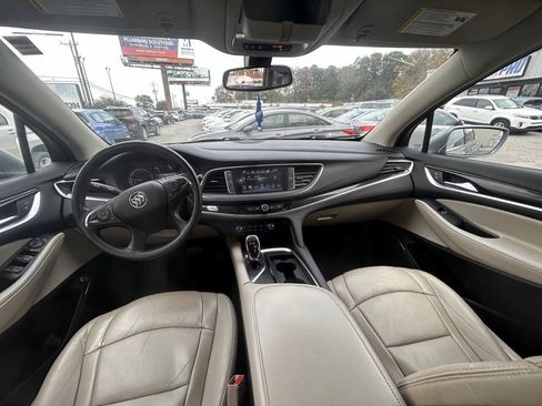 Used 2018 Buick Enclave Essence AWD/4WD image 6