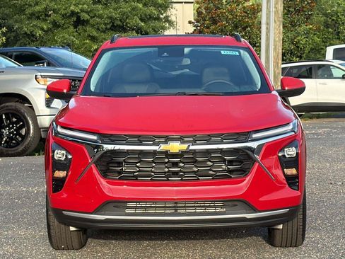 New 2026 Chevrolet Trax LT w/ Sunroof Package FWD image 2
