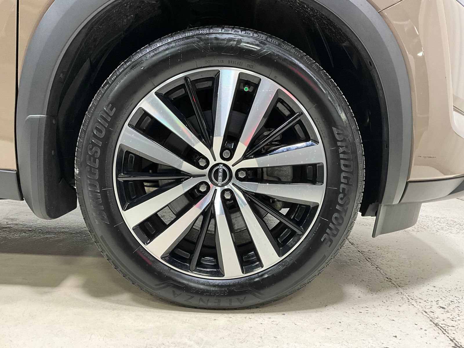 Used 2023 Nissan Pathfinder Platinum AWD/4WD image 12