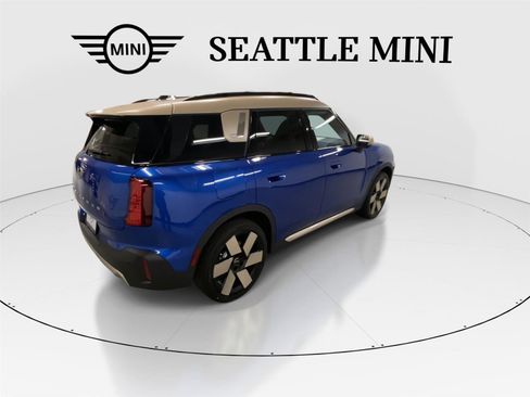 Certified 2025 MINI Cooper Countryman S w/ Comfort Package Max image 11