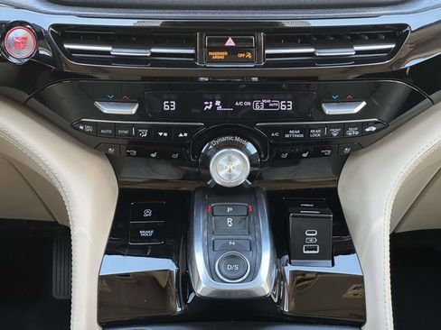 Certified 2025 Acura MDX SH-AWD w/ Advance Package image 20
