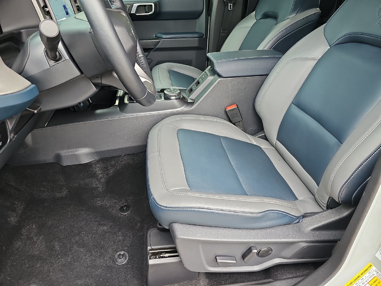 Used 2024 Ford Bronco Outer Banks AWD/4WD image 18