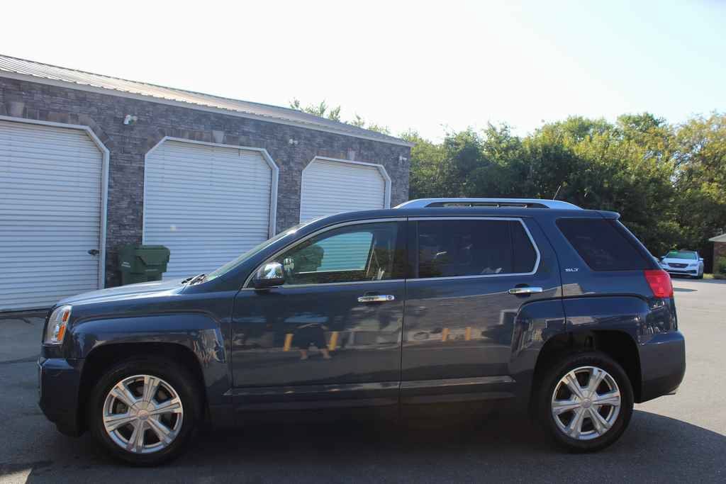 Used 2017 GMC Terrain SLT w/ Open Road Package AWD/4WD image 9