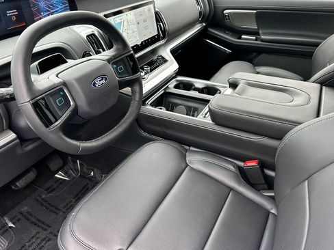 New 2027 Ford Expedition Platinum w/ Driver's Package AWD/4WD image 6