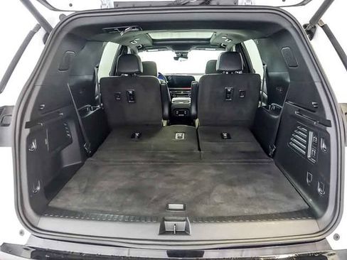 Certified 2024 Chevrolet Traverse RS w/ LPO, Floor Liner Package AWD/4WD image 34