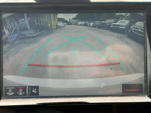 Used 2018 Toyota Camry XSE FWD image 18