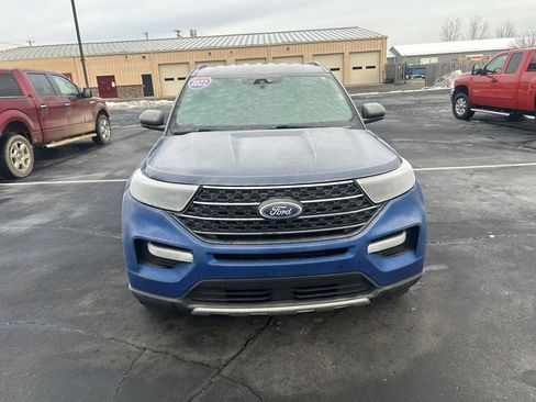 Used 2022 Ford Explorer XLT w/ Equipment Group 202A image 7
