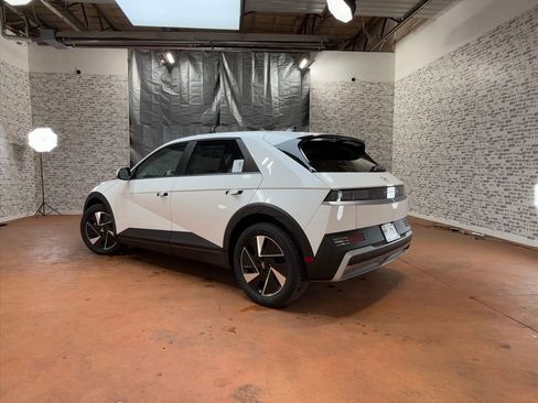 New 2026 Hyundai Ioniq 5 SE image 6