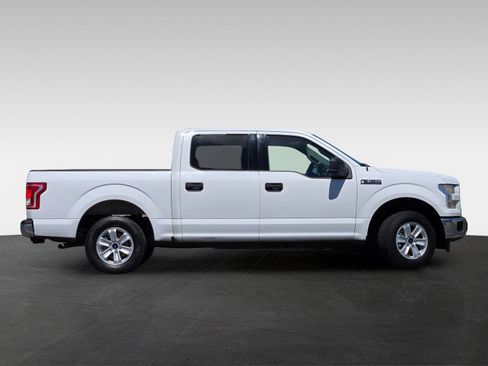 Used 2017 Ford F150 XLT RWD image 3