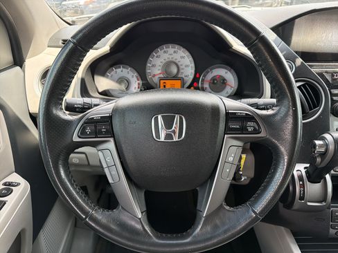 Used 2014 Honda Pilot Touring image 12