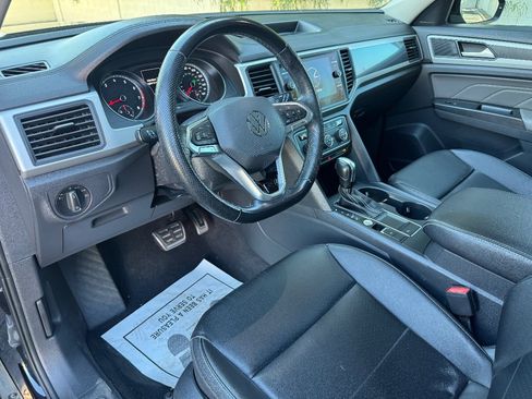 Used 2021 Volkswagen Atlas SE w/ Panoramic Sunroof Package image 16