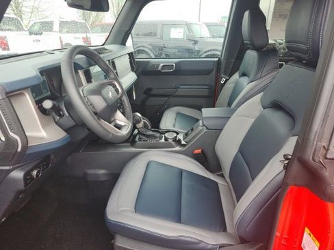 New 2024 Ford Bronco Outer Banks image 2