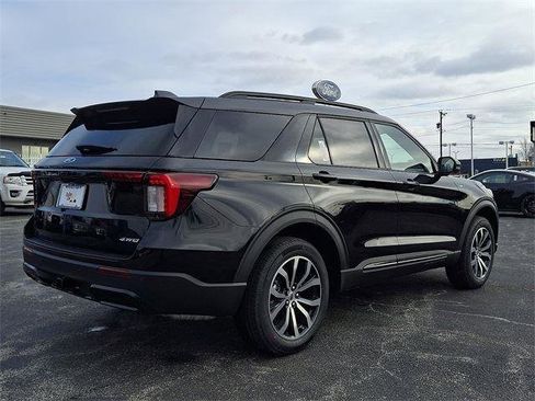 New 2026 Ford Explorer ST-Line image 4