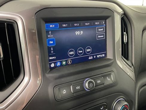 Used 2020 Chevrolet Silverado 1500 Custom w/ Custom Value Package AWD/4WD image 7