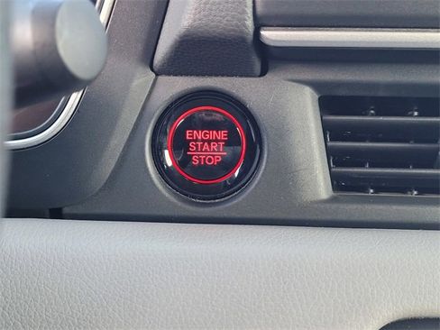 Used 2023 Honda Pilot LX image 20