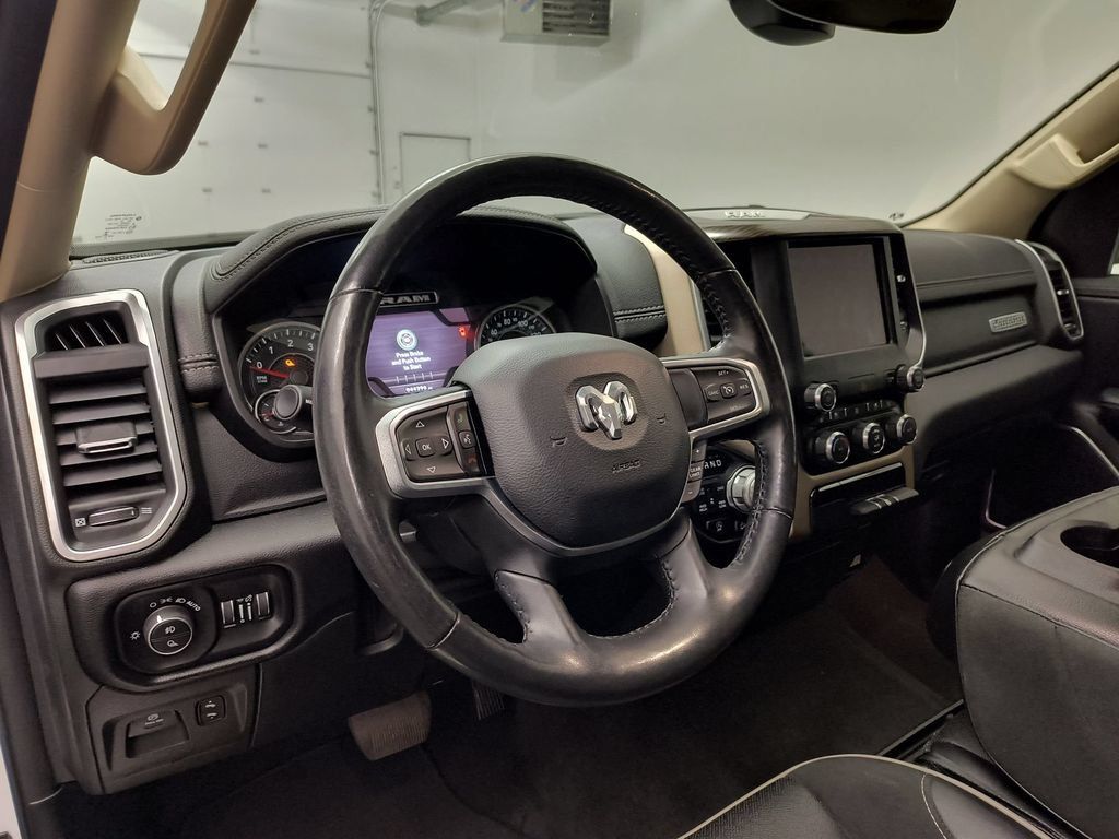 Used 2020 RAM 1500 Laramie w/ Off Road Group AWD/4WD image 4