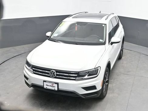 Used 2021 Volkswagen Tiguan SE w/ Panoramic Sunroof Package AWD/4WD image 29